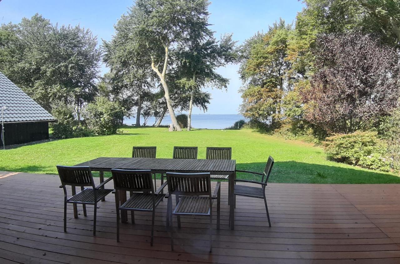 Ferienhaeuser Boddenstrand Wiek auf Rügen Esterno foto