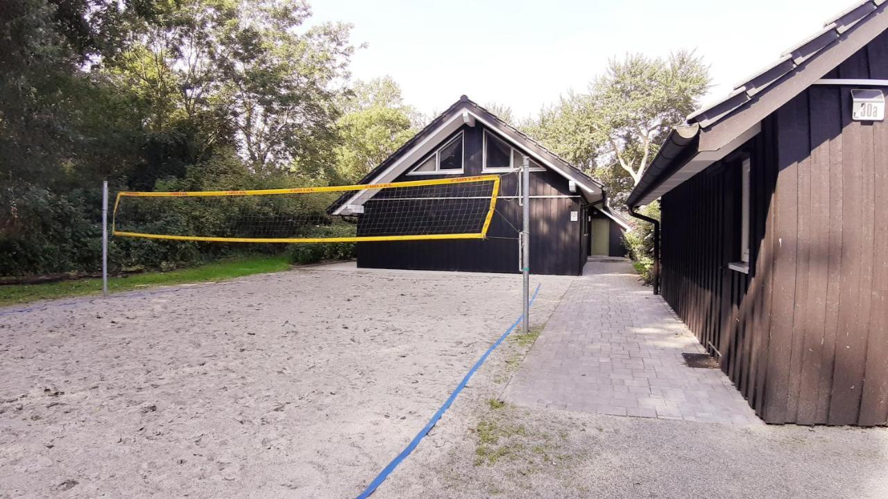 Ferienhaeuser Boddenstrand Wiek auf Rügen Esterno foto